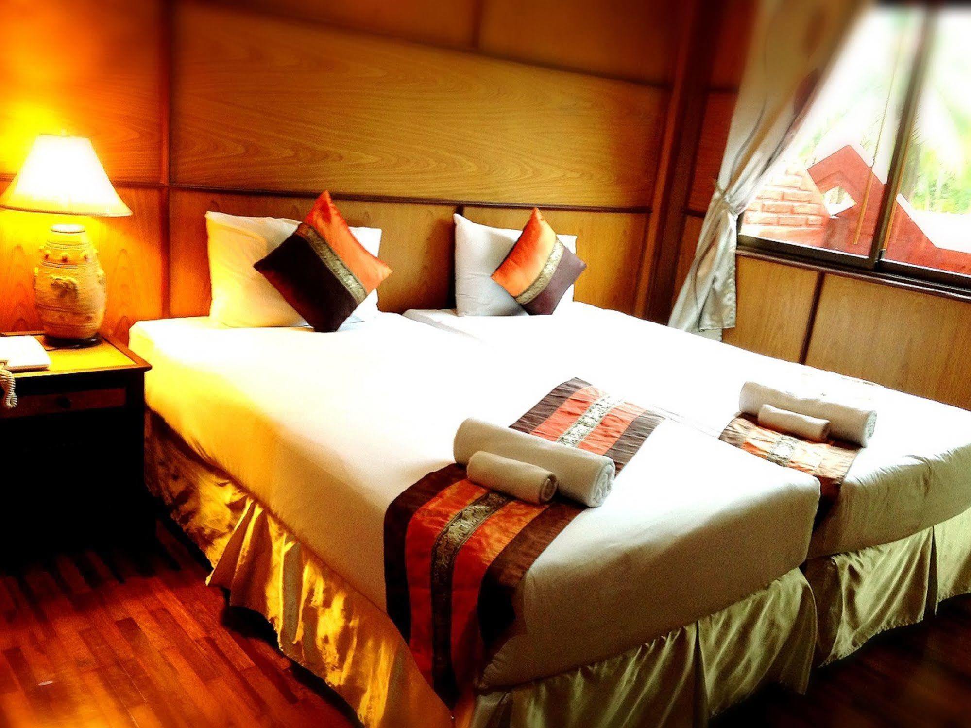 Jaroenrat Resort Samut Songkhram Екстериор снимка