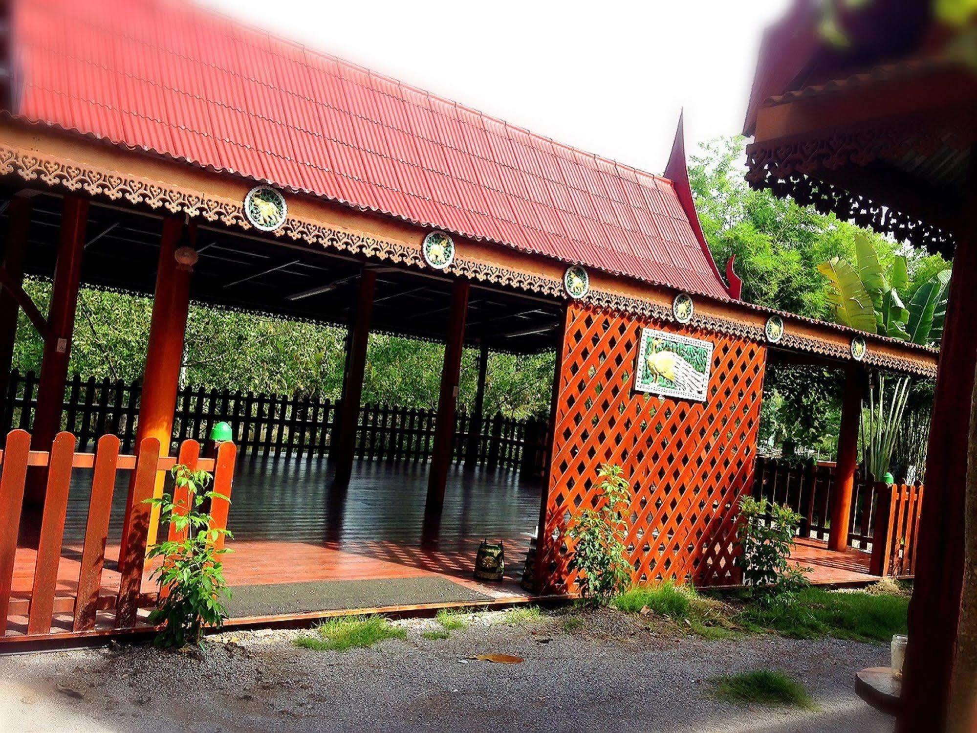Jaroenrat Resort Samut Songkhram Екстериор снимка