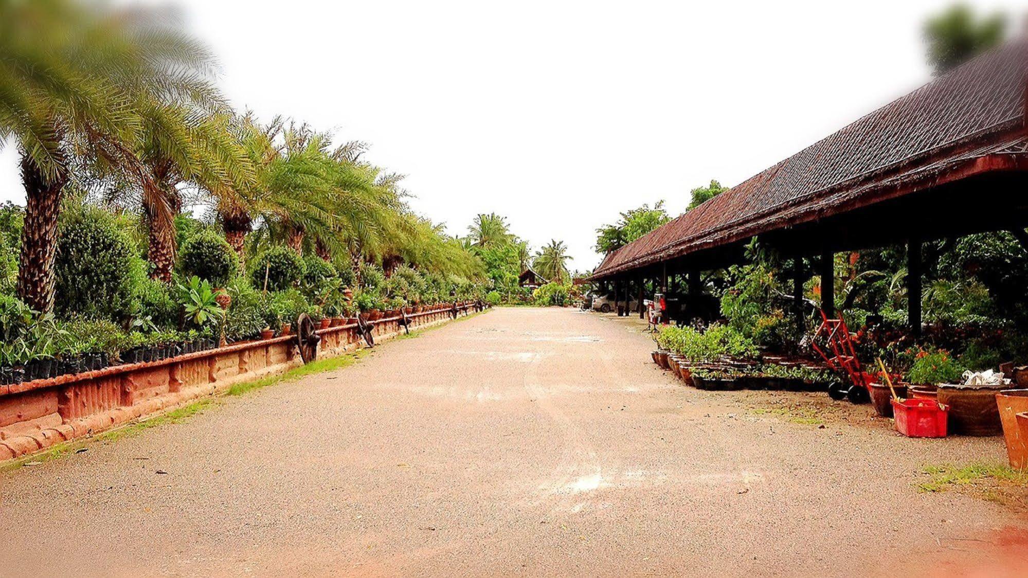 Jaroenrat Resort Samut Songkhram Екстериор снимка